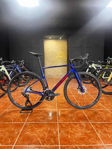 Berria Belador PRO 105 - Blue Ocean / Red Graphics - Medium