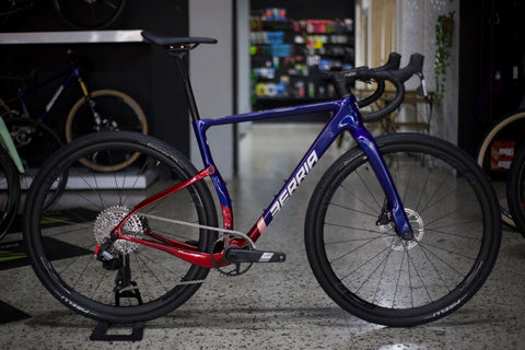 berria gravel bike Berria Belador Allroad PRO Apex AXS 2025 - Red Fire/Blue Ocean